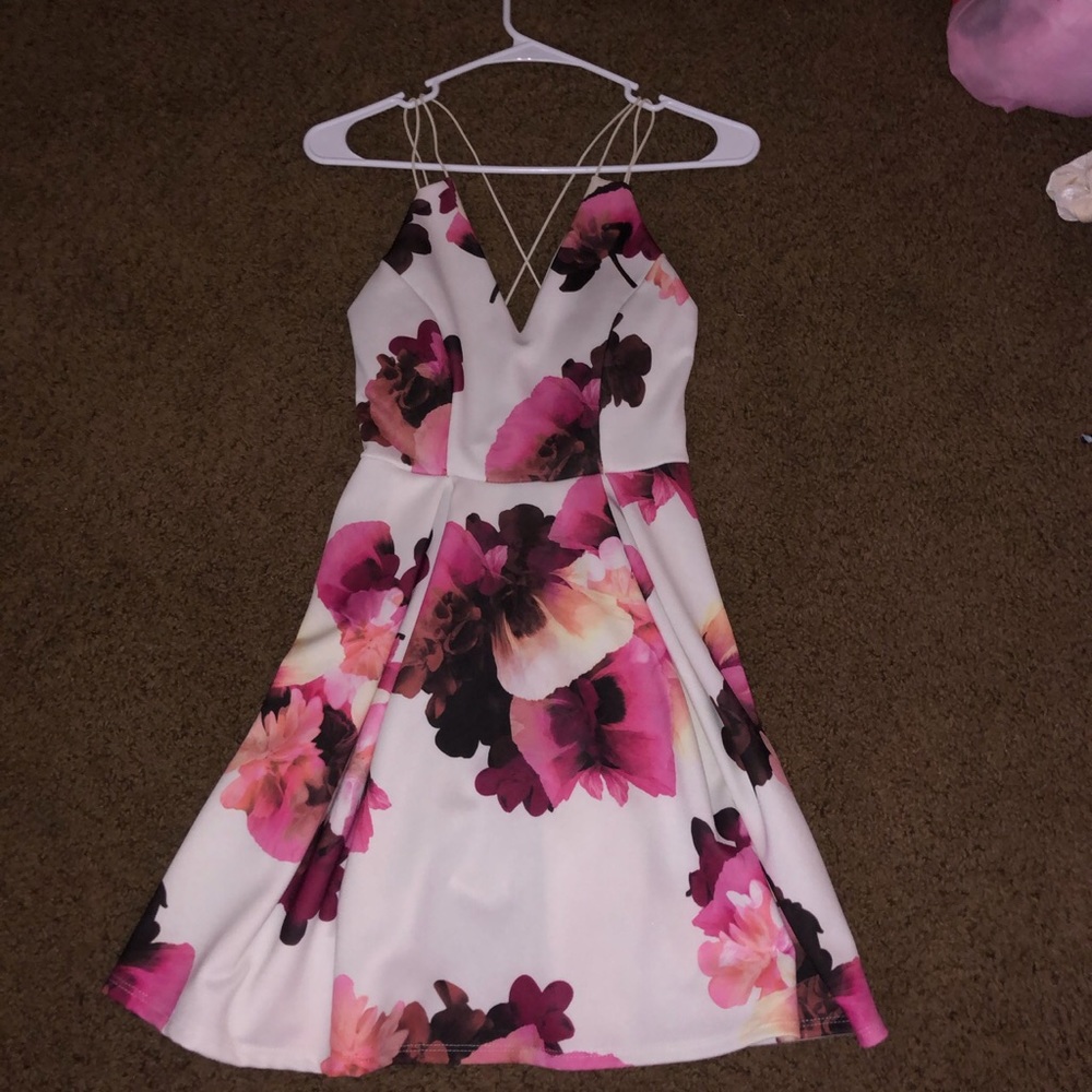 Flower backless dress
